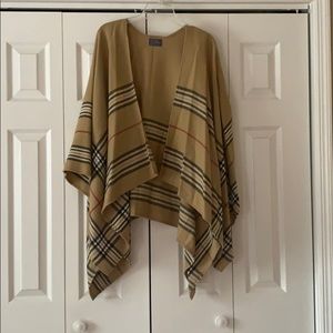 Burberry lookalike cape